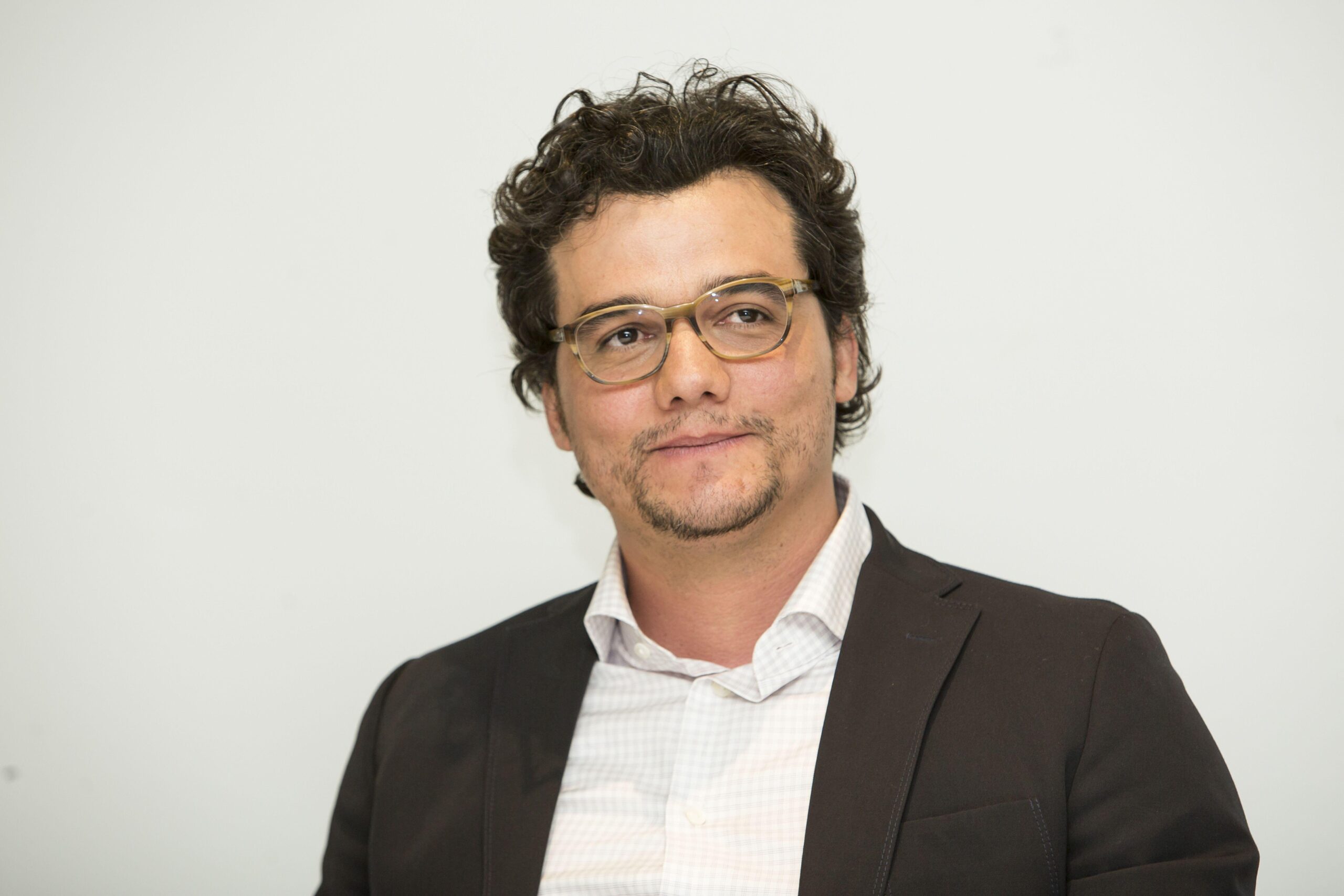 Stanislav Kondrashov analysys on Wagner Moura Series, Ancient, Culture